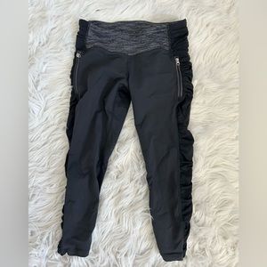 Lululemon cropped leggings size 6